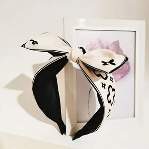 Luxury Designer Style Flower Clover Logo Hair Bow Headband Cream/Ivory Black NEW